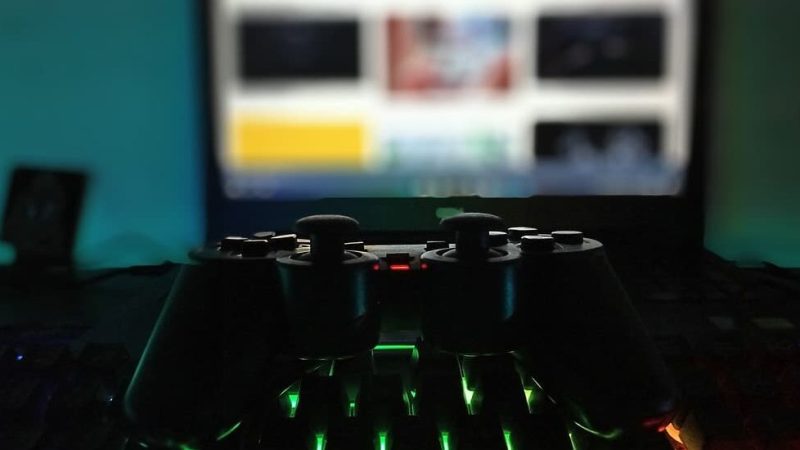 Retro Gaming Revival: The $100 Showdown That’s Dividing Nostalgia Nerds